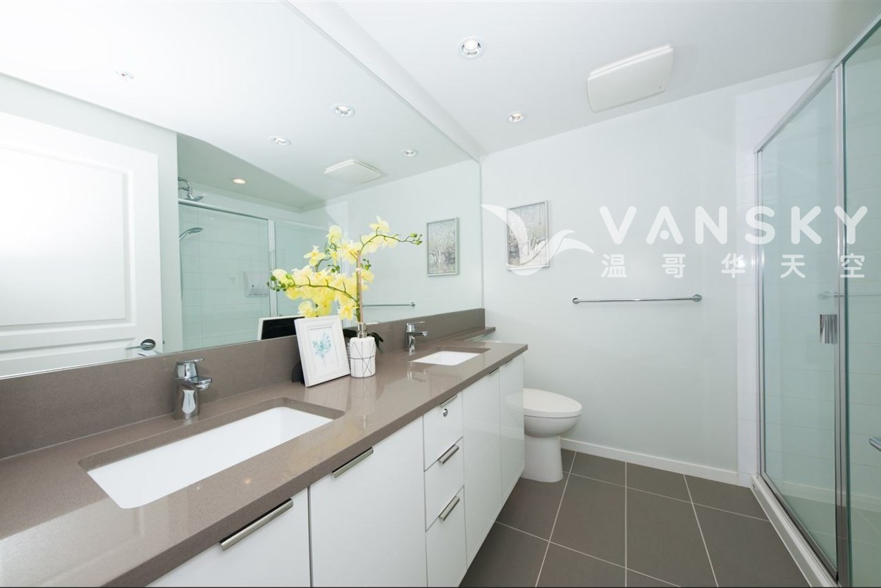 220721113533_Master Bathroom.JPG